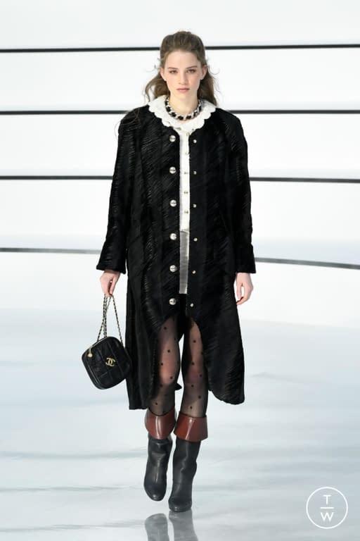 FW20 Chanel Look 4