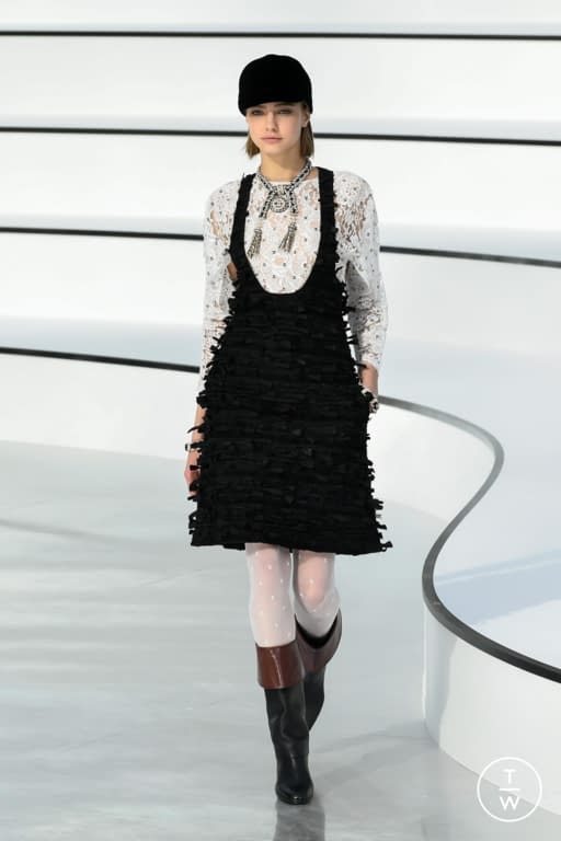 FW20 Chanel Look 20