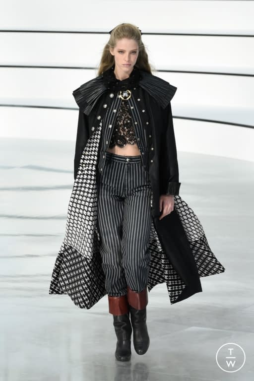 FW20 Chanel Look 22