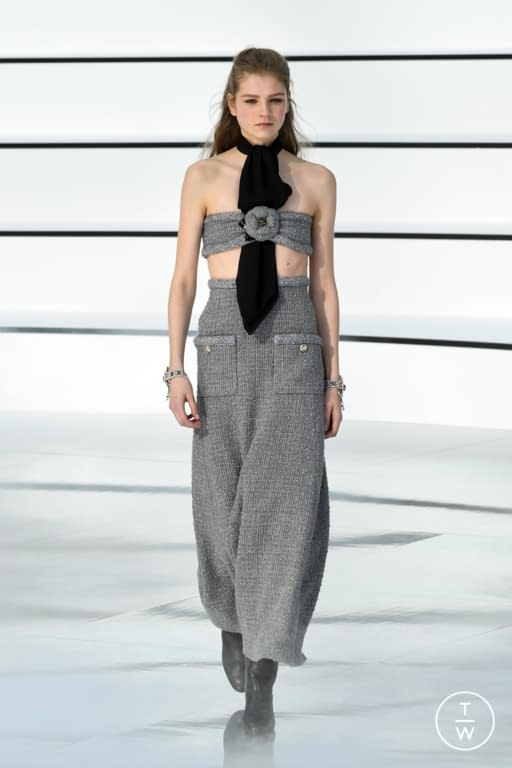 FW20 Chanel Look 30