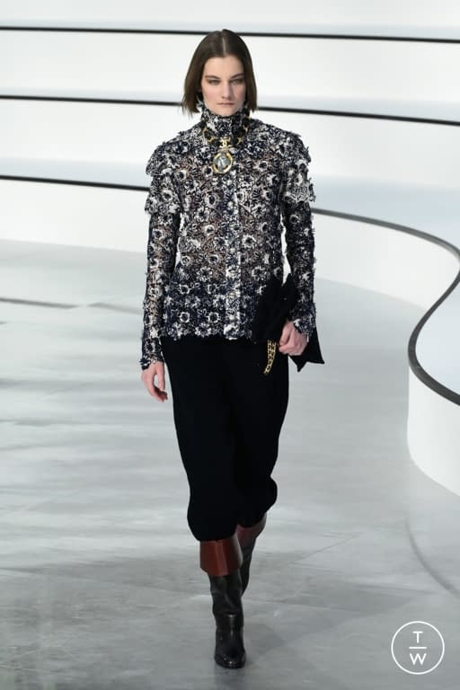 FW20 Chanel Look 32