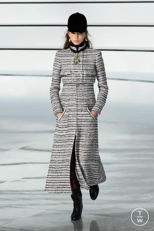 FW20 Chanel Look 35
