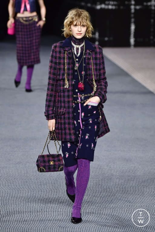 FW22 Chanel Look 16