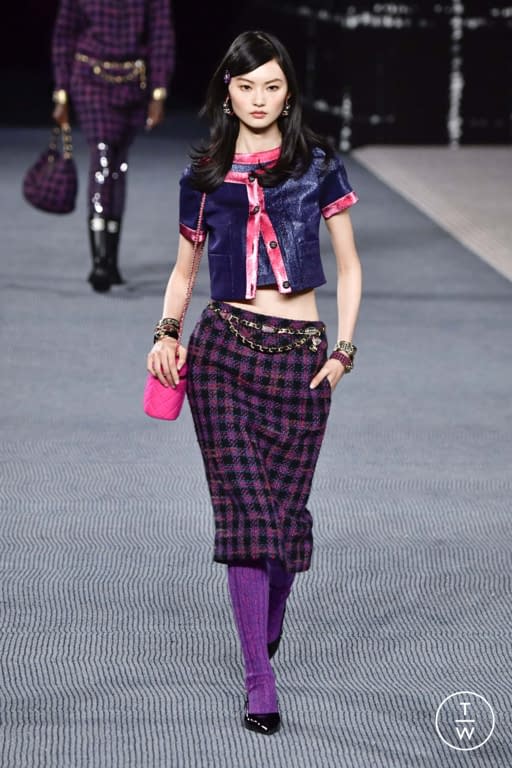 FW22 Chanel Look 17