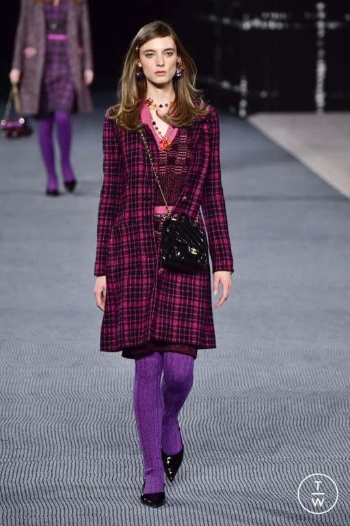 FW22 Chanel Look 19