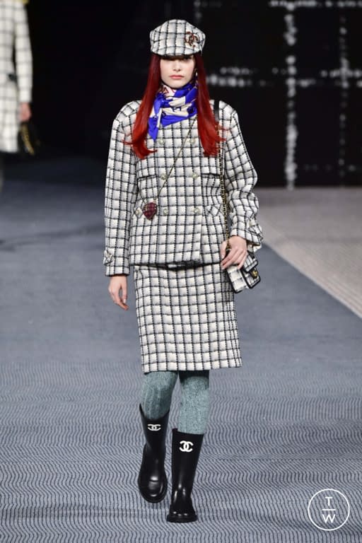 FW22 Chanel Look 29