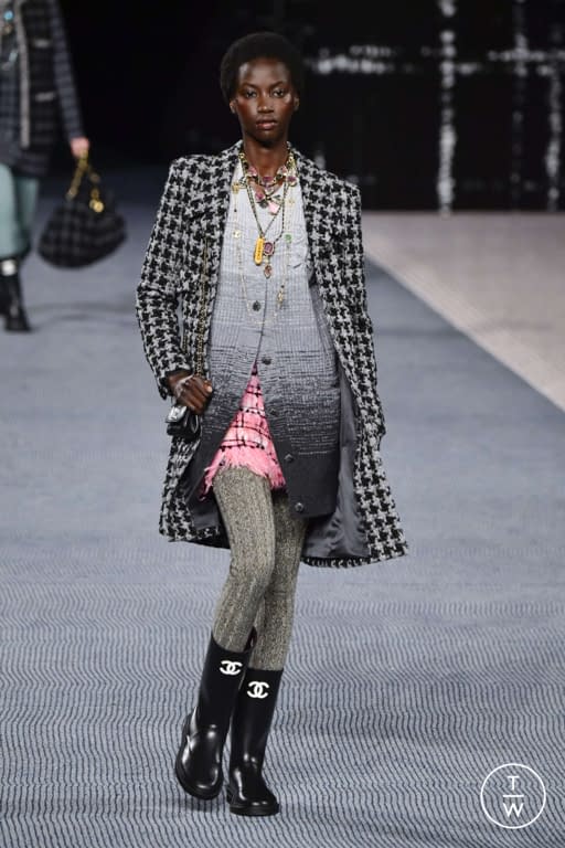 FW22 Chanel Look 31