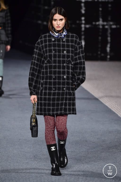 FW22 Chanel Look 35