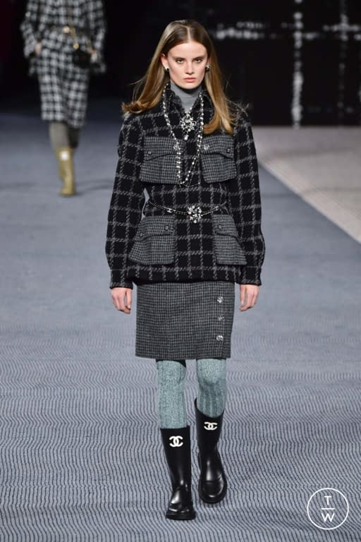 FW22 Chanel Look 36