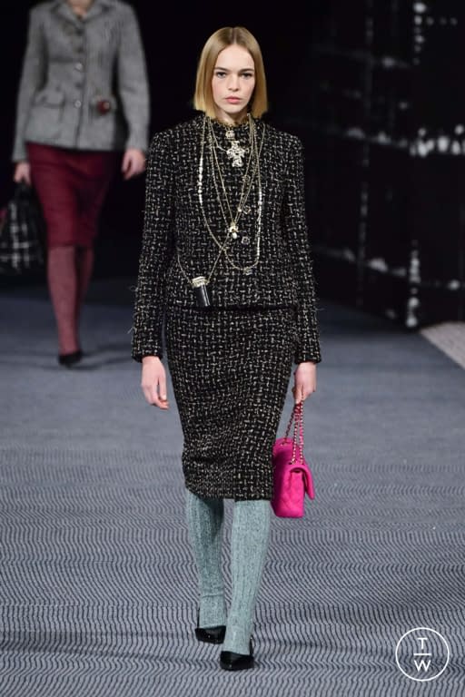 FW22 Chanel Look 39