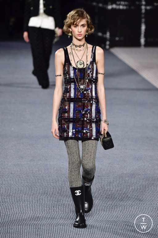 FW22 Chanel Look 56
