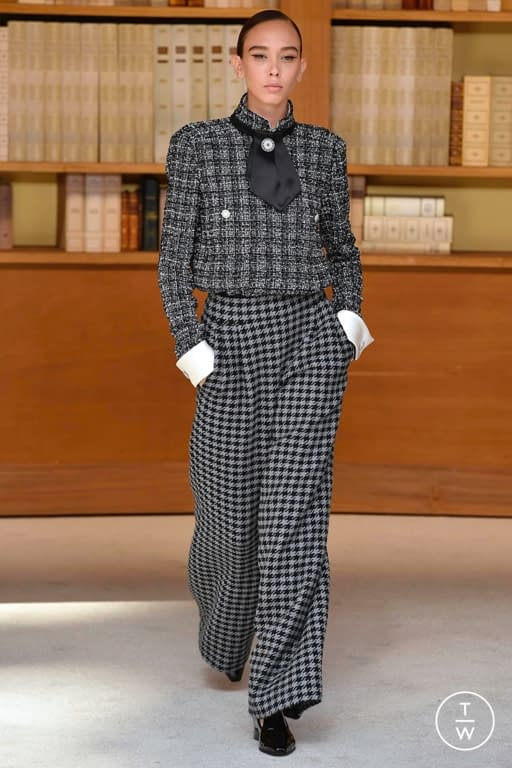 FW19 Chanel Look 11