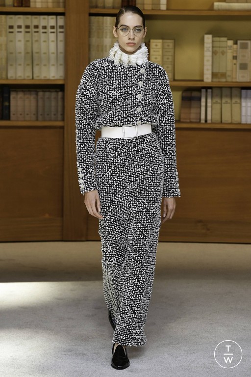 FW19 Chanel Look 24