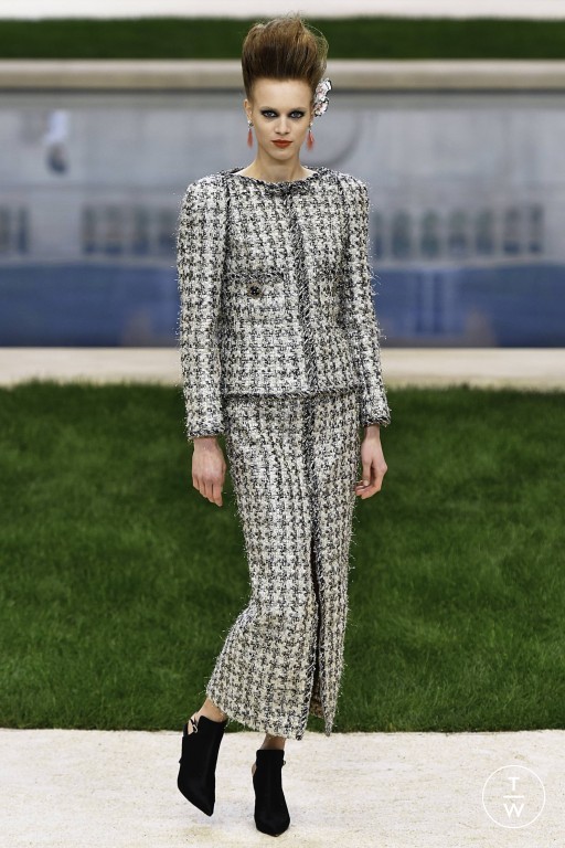 SS19 Chanel Look 1