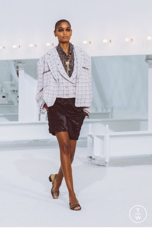 Chanel S/S19 womenswear accessories #62 - Tagwalk: The Fashion Search Engine