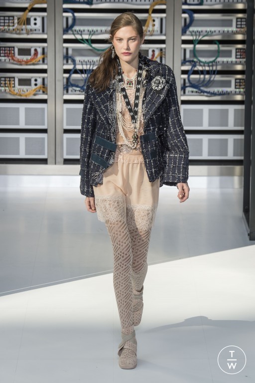 S/S 17 Chanel Look 59