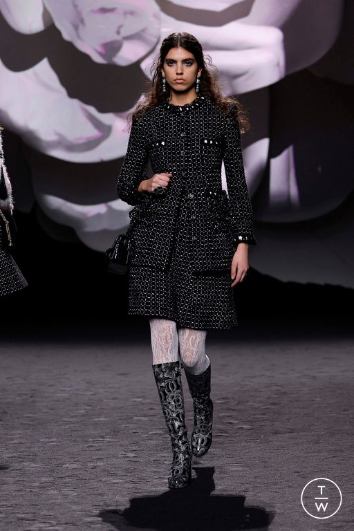 FW23 Chanel Look 23