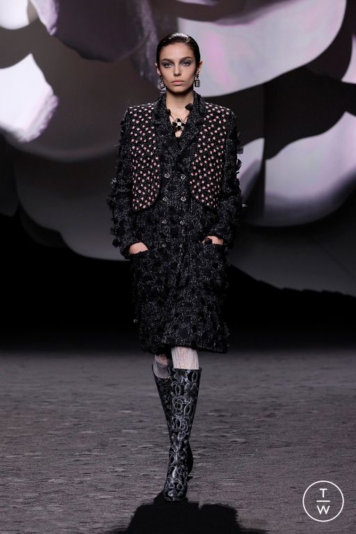 FW23 Chanel Look 26