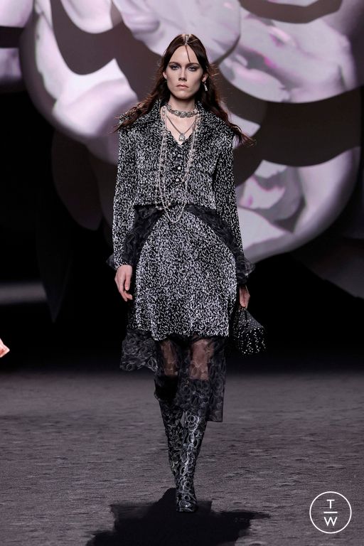 FW23 Chanel Look 33