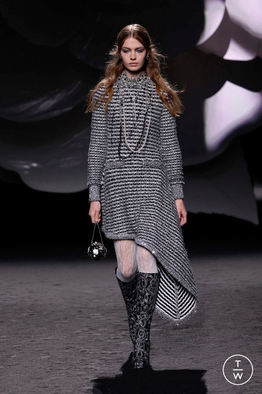 FW23 Chanel Look 34