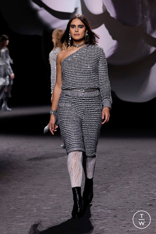 FW23 Chanel Look 35