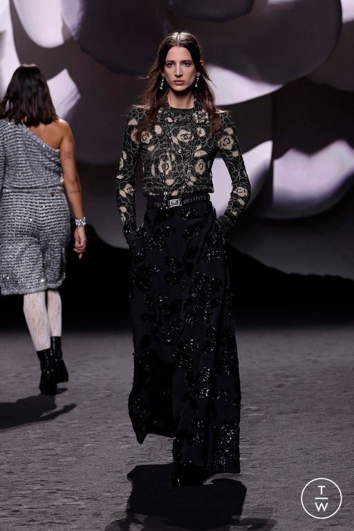 FW23 Chanel Look 36