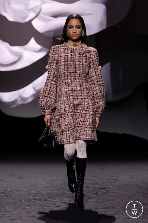 FW23 Chanel Look 42