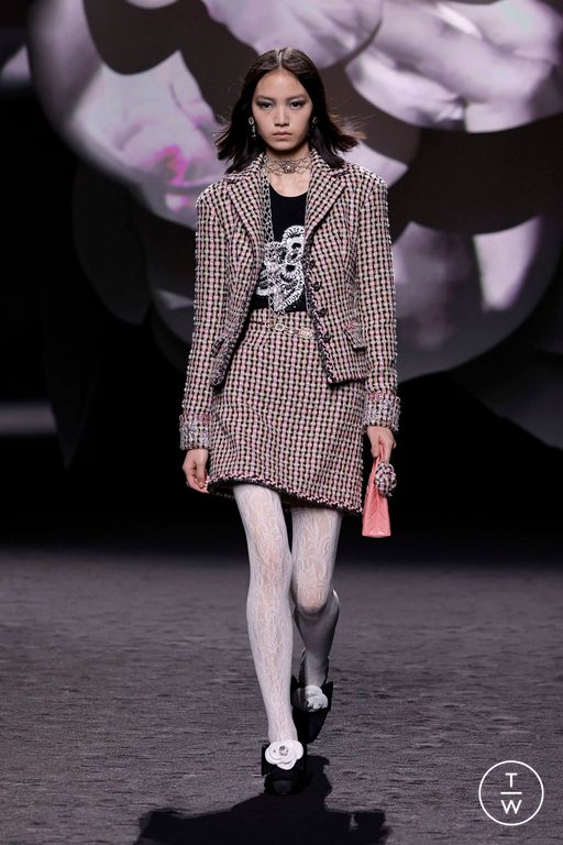 FW23 Chanel Look 43