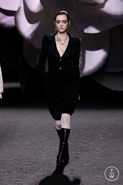 FW23 Chanel Look 56