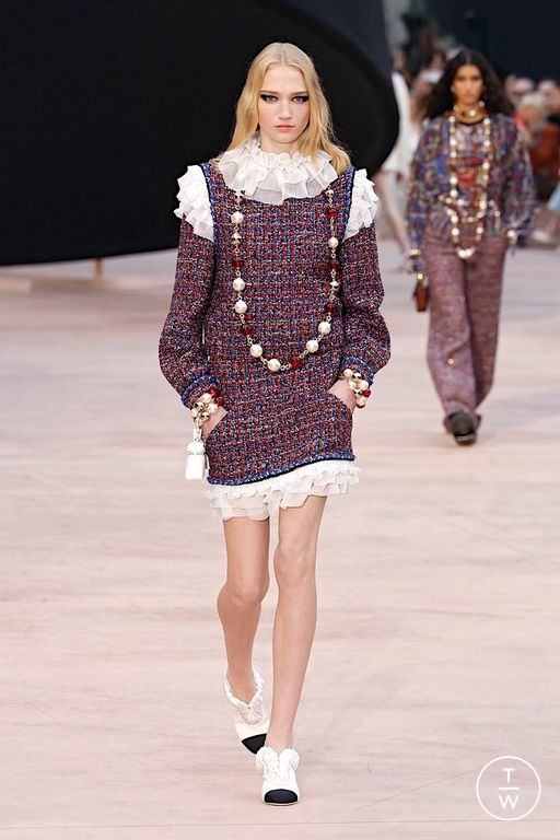 FW25 Chanel Look 17