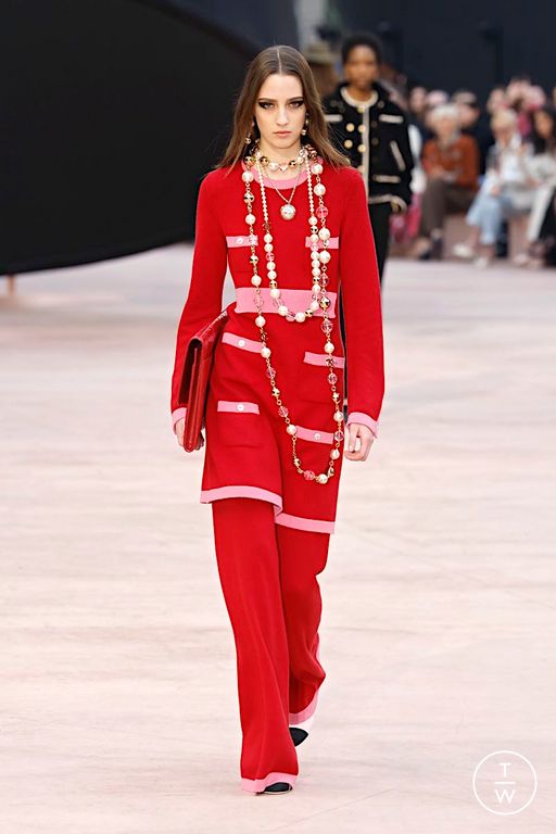 FW25 Chanel Look 30