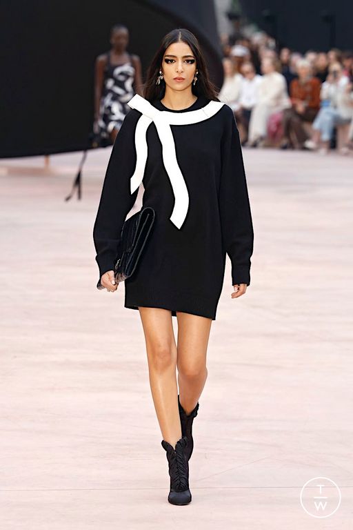 FW25 Chanel Look 45