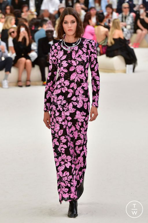 FW22 Chanel Look 28