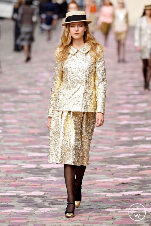 FW23 Chanel Look 19
