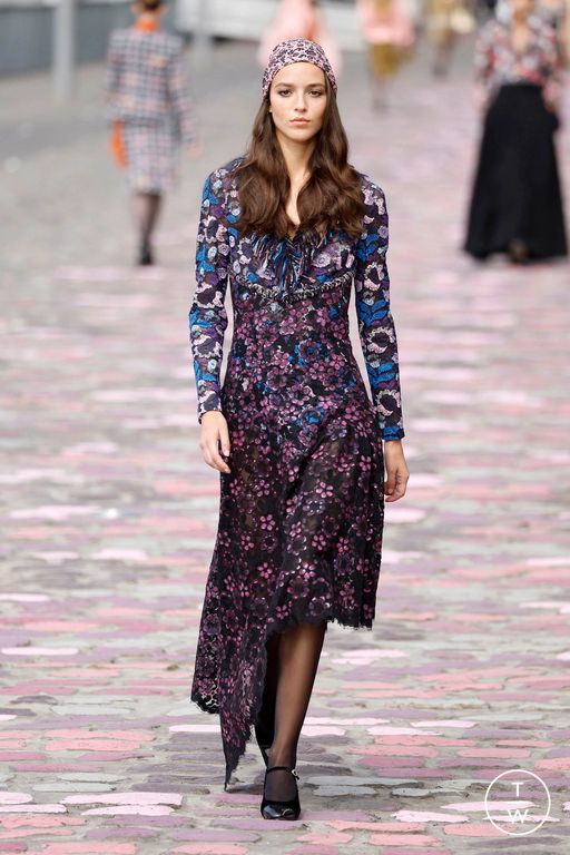 FW23 Chanel Look 29