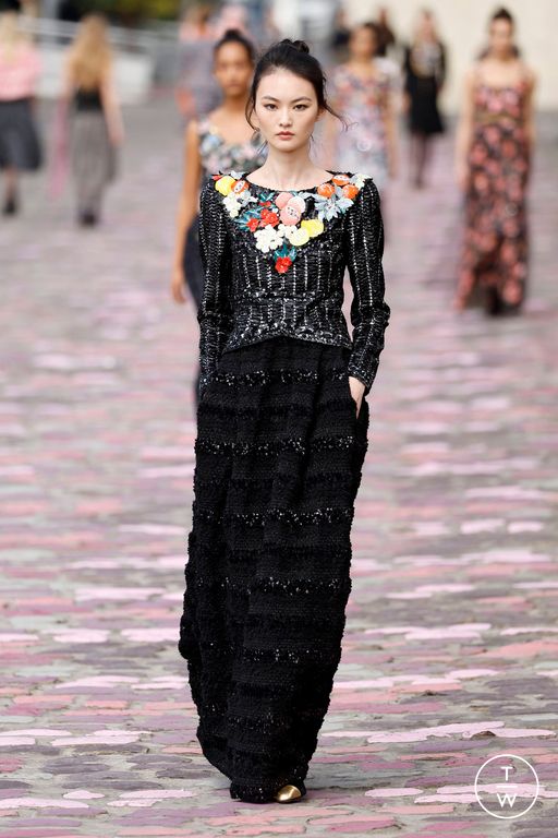 FW23 Chanel Look 32