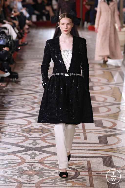 FW24 Chanel Look 20