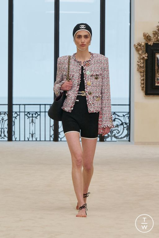 RS27 Chanel Look 17