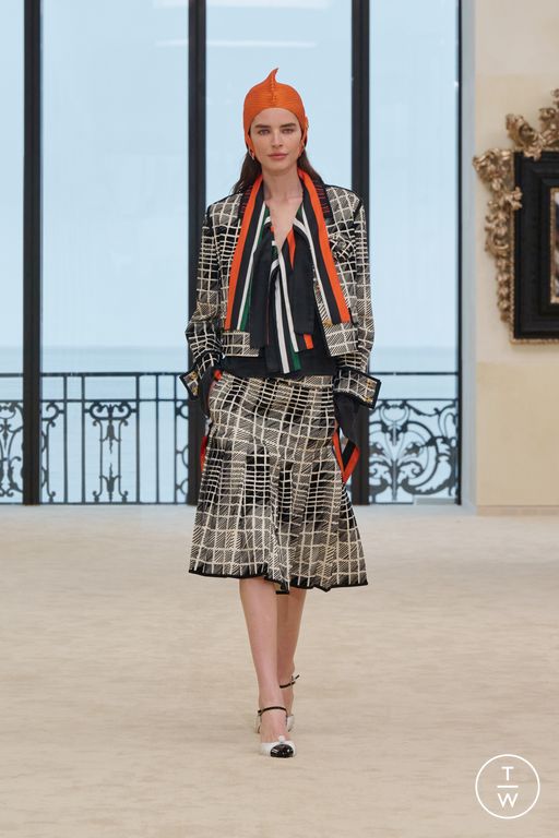 RS27 Chanel Look 45