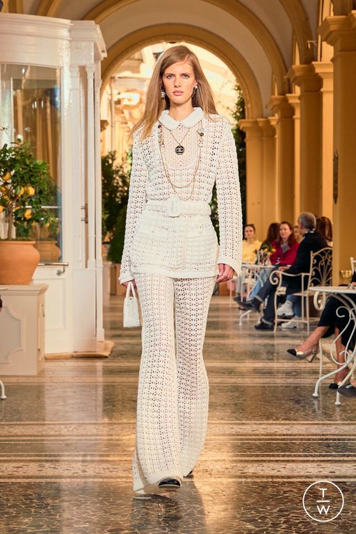 RS 26 Chanel Look 40