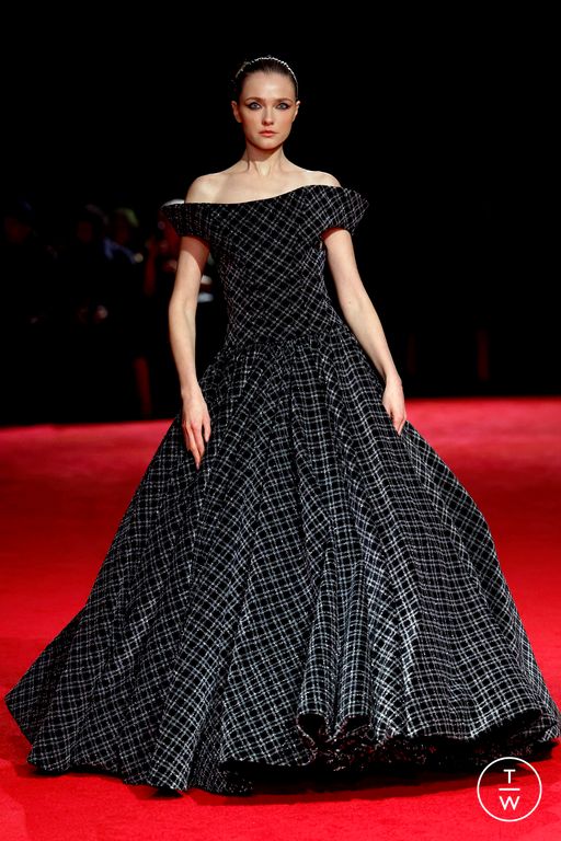 FW25 Christian Siriano Look 30