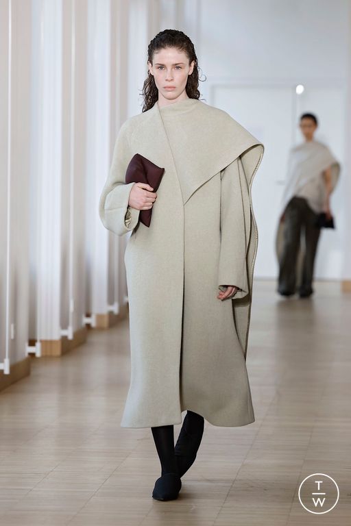 FW25 Christian Wijnants Look 2