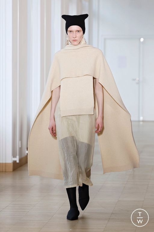FW25 Christian Wijnants Look 11