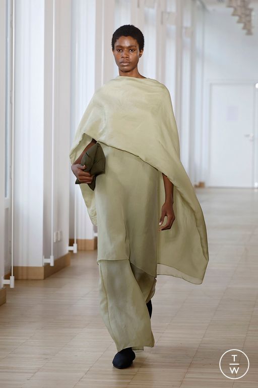 FW25 Christian Wijnants Look 13