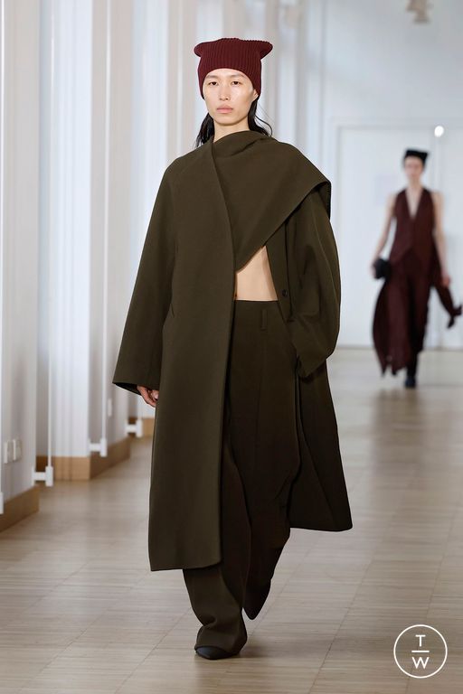 FW25 Christian Wijnants Look 22