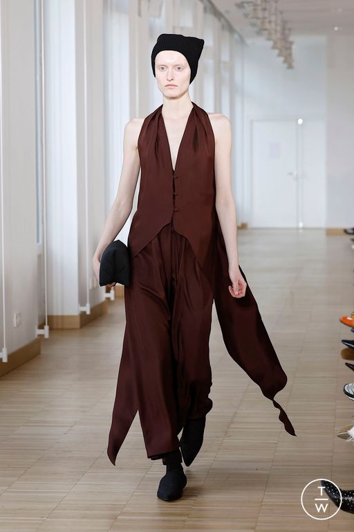 FW25 Christian Wijnants Look 23