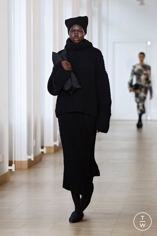 FW25 Christian Wijnants Look 24