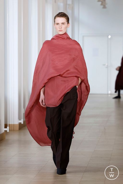 FW25 Christian Wijnants Look 31