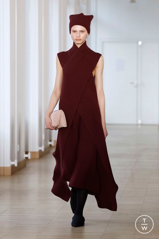 FW25 Christian Wijnants Look 32