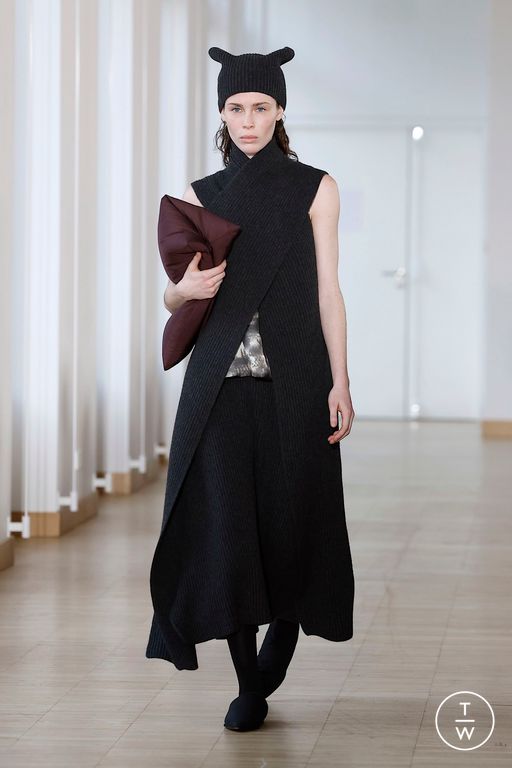 FW25 Christian Wijnants Look 35
